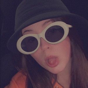 Meet your Posher, Taylor